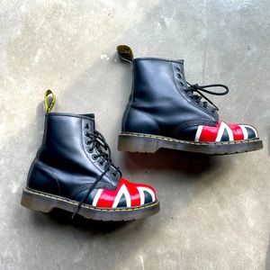 Size 8 British Dr. Martens - GREAT Condition 🇬🇧
